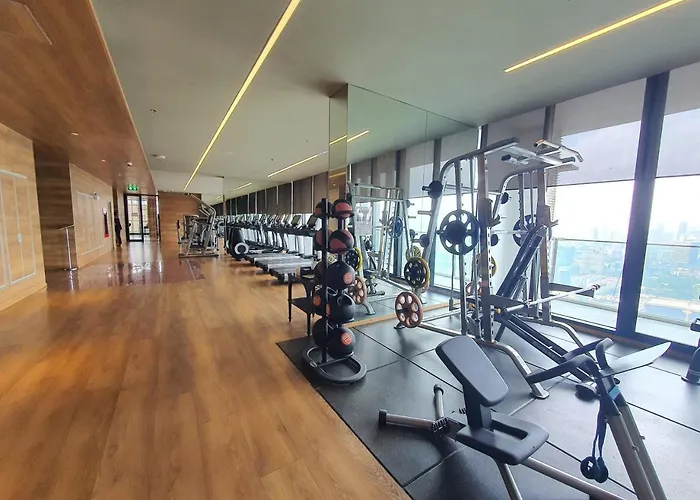Walk To Bts L Fully Furnish L Pool And Suana Apartamento